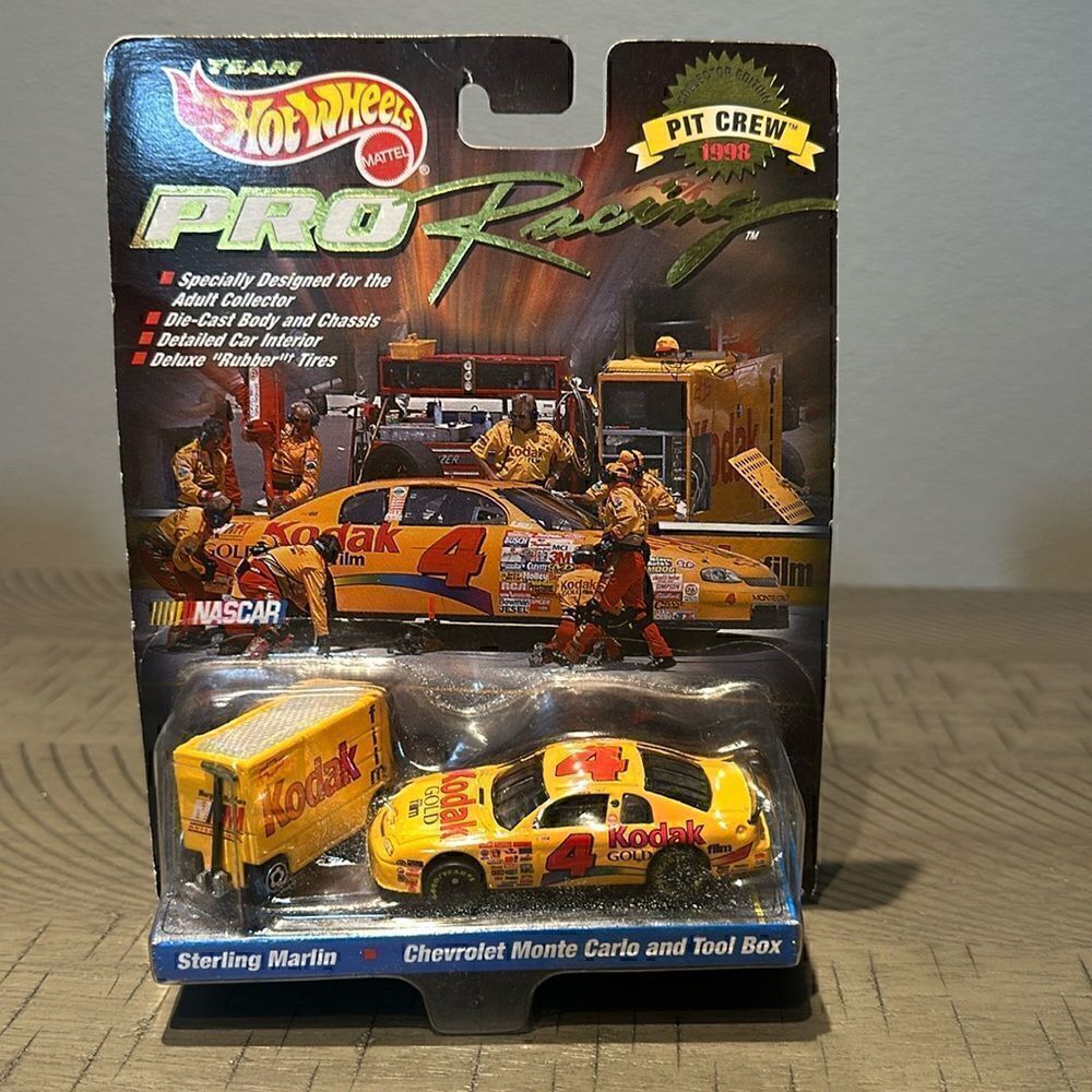 Team Hot Wheels Pro Racing Sterling Marlin #4